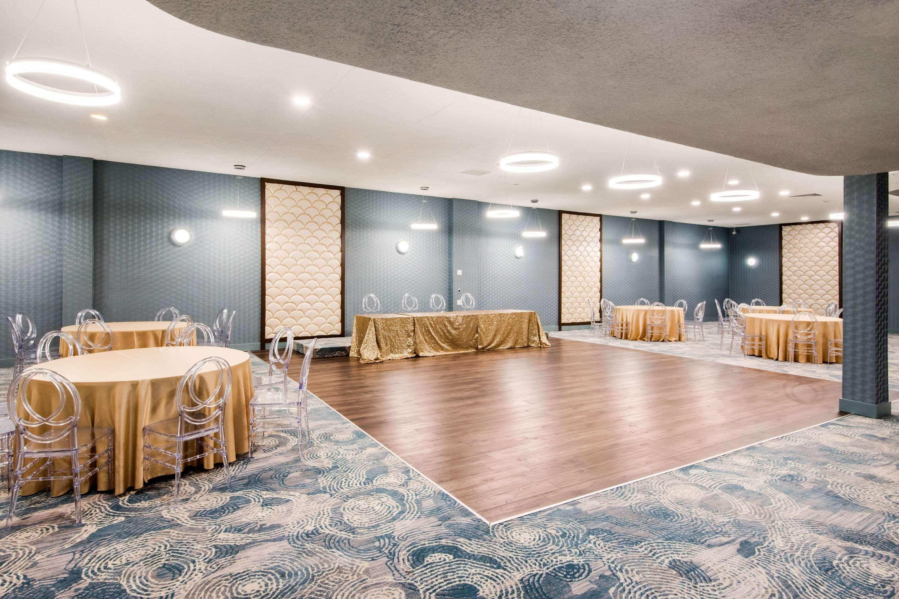Quality Inn & Conference Centre Orillia Exterior photo