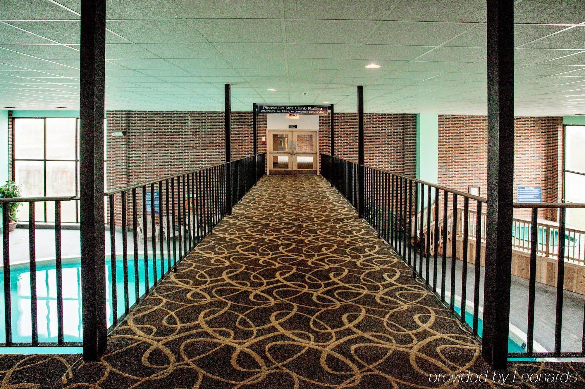 Quality Inn & Conference Centre Orillia Exterior photo