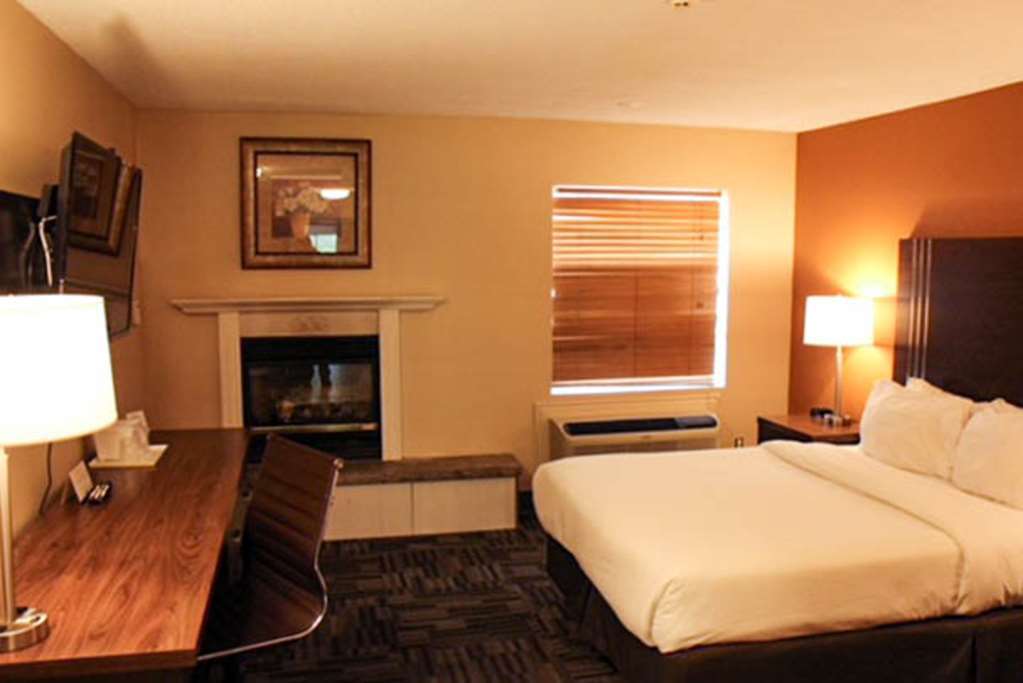 Quality Inn & Conference Centre Orillia Room photo